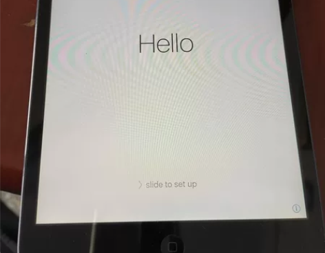 苹果ipad  mini1屏幕轻微划痕，背...