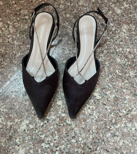 单鞋链条鞋 37码,轻微穿过痕迹