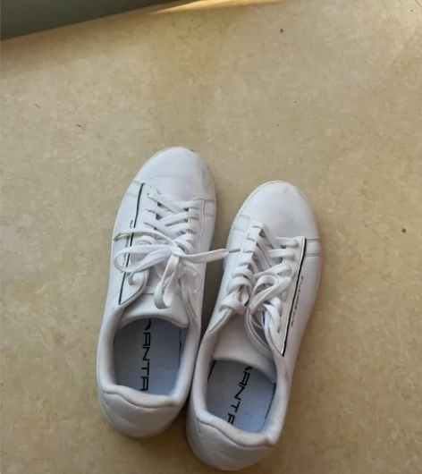 安踏男鞋 43码 感兴趣的话点“我想要”和...