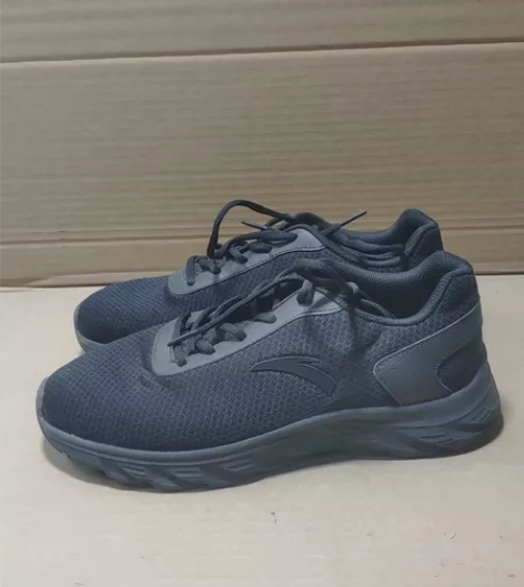 安踏男鞋40码跑步鞋运动鞋，专柜购入，照片...