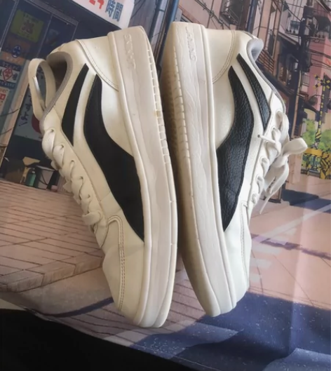 李宁休闲鞋 尺码42 非常舒适轻盈的一双鞋...