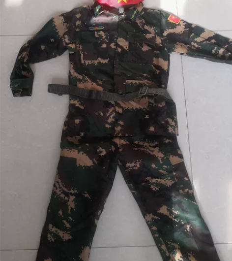45包邮一套儿童迷彩服 几乎是全新,只穿过...