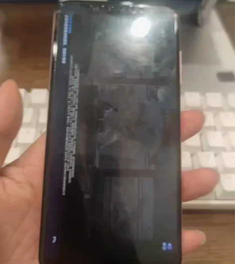 自用小米8，6+64全网通，很久没用了。成...