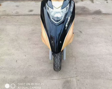 二手摩托车，踏板车，女装车二手摩托车铃木红...