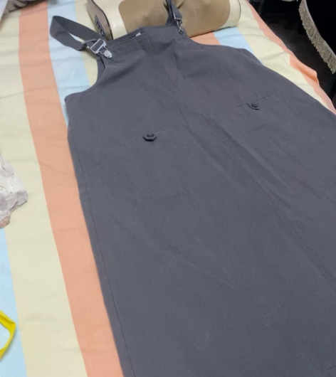 背带裙 宽松 可以穿到很大 感兴趣的话点“...