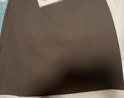 实体店买的 全新M码A字裙 里面有裤子内衬...