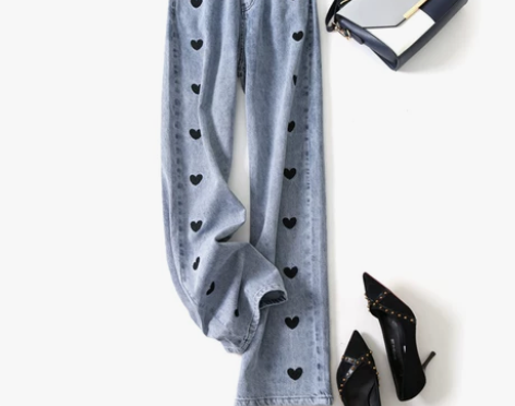 时髦爱心刺绣高腰牛仔裤女潮 纯棉舒适显瘦春...