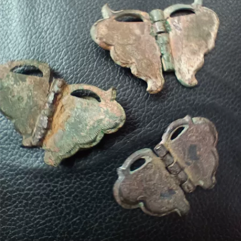 唐代，铜鎏金蝴蝶三只，鎏金铜合页  你若芬...