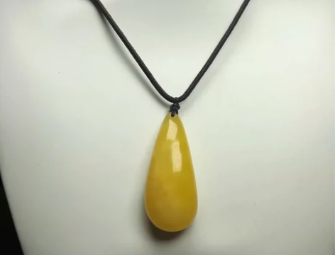 精品满蜡飘鸡油黄水滴吊坠.蜡质饱满.颜色漂...