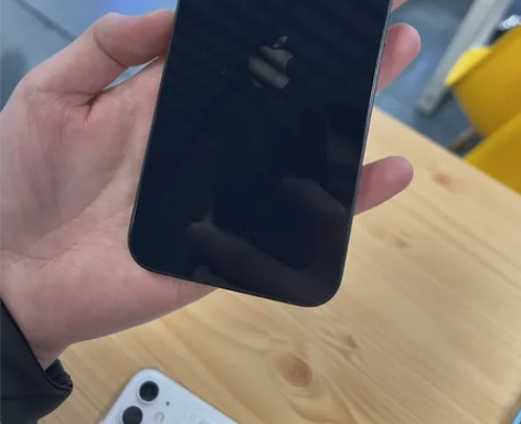 苹果12 64G 国行 黑色， 全原装 不...