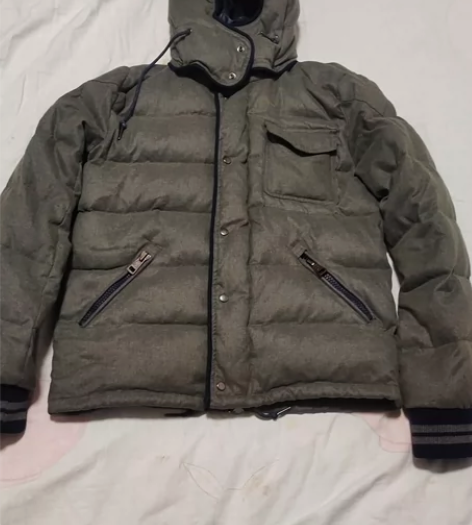 盟可莱MONCLER休闲男士羽绒服2码肩宽...