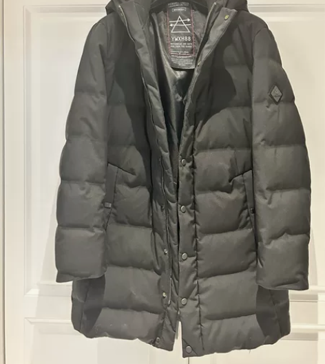 专柜购黑色男士羽绒服，原价900+，保暖好...