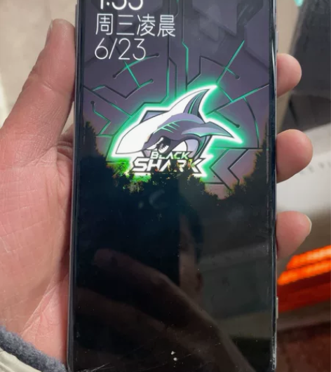 黑鲨 3 128 屏幕坏 感兴趣的话点“我...