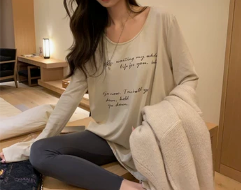 邱肉瑶新款字母圆领长袖直筒纯棉韩版复古防晒...