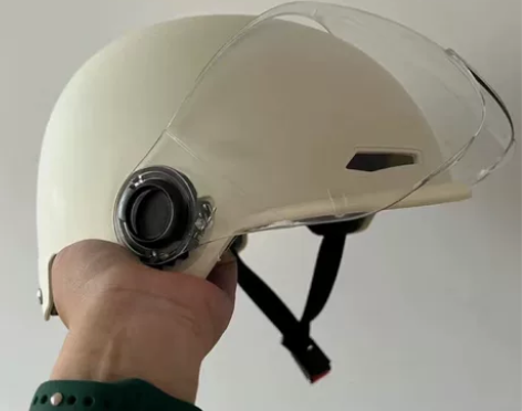 安全头盔电动车摩托车头盔夏季防晒透气头盔灰...