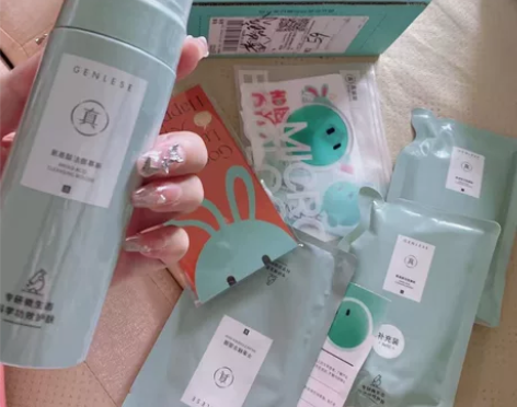 真丽斯洁面慕斯全新未拆封 规格：160ml...