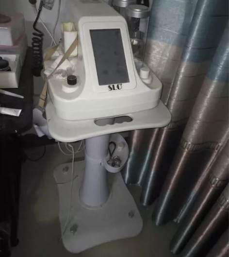 多功能小气泡美容仪 使用不到五次 懒得护肤...