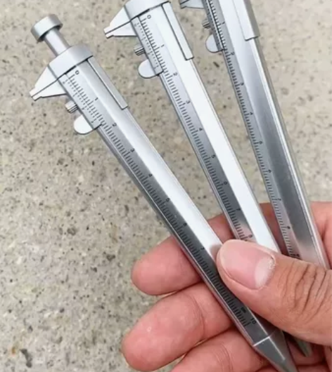 【最后二十几个捡漏带走】按动塑料刻度尺多功...