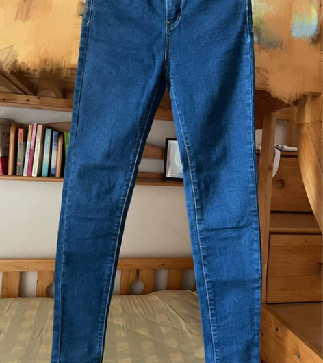 牛仔裤质量很棒，有弹性 感兴趣的话点“我想...