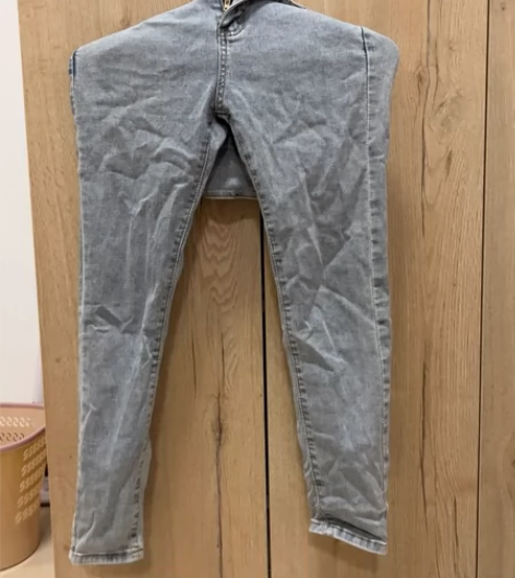 浅色牛仔裤，性感又可爱，可我嗯…吊牌剪掉发...