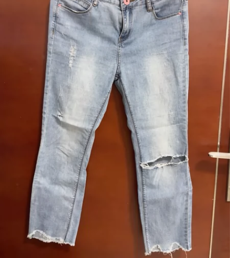 薄款七分牛仔裤,26腰 感兴趣的话点“我想...