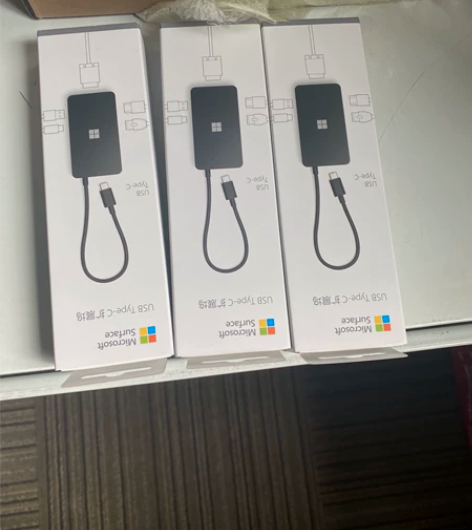 Surface USB-C Traver ...
