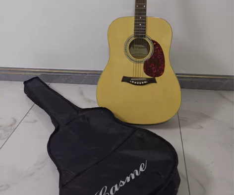 民谣吉他，九八成新，没怎么弹放着落灰，高新...