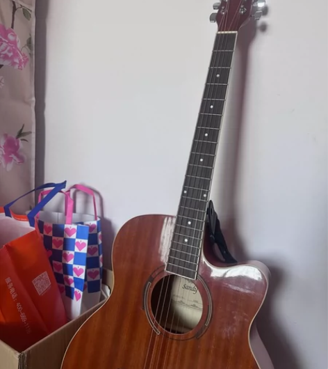自用吉他  音色正常 全新无瑕疵无磕碰  ...
