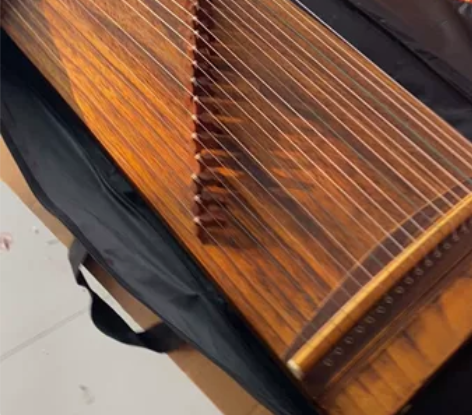 琴行剩下几台古筝，便宜处理，最好自提，80...