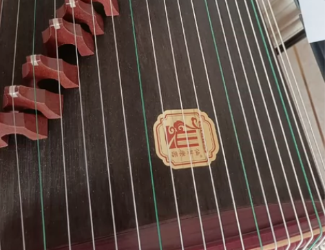 全新古筝，买回来不会用，也没用，买家180...