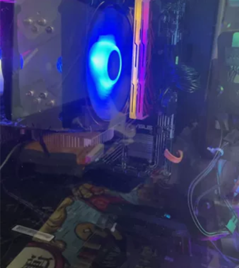 影驰2400双8g马甲散热带灯内存 成色新...