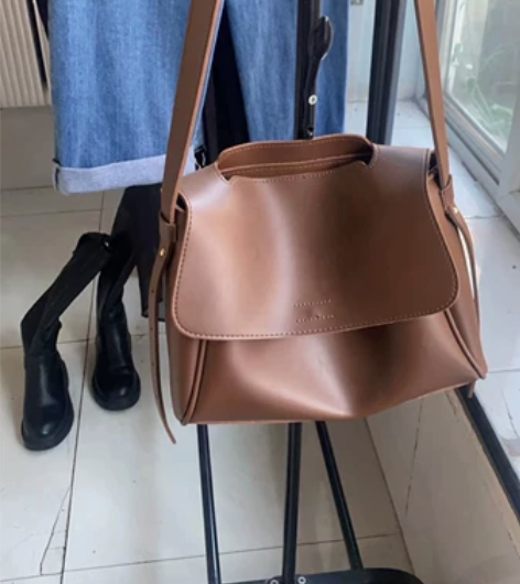 女士斜挎包 全新 感兴趣的话点“我想要”和...