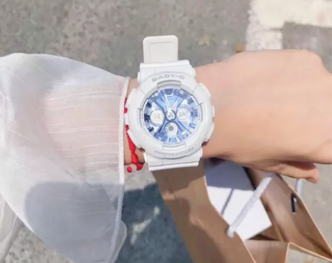 卡西欧GA-120系列女款baby–g 经...