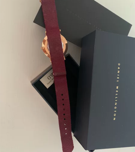 DW手表 酒红色 DANIEL WELLI...