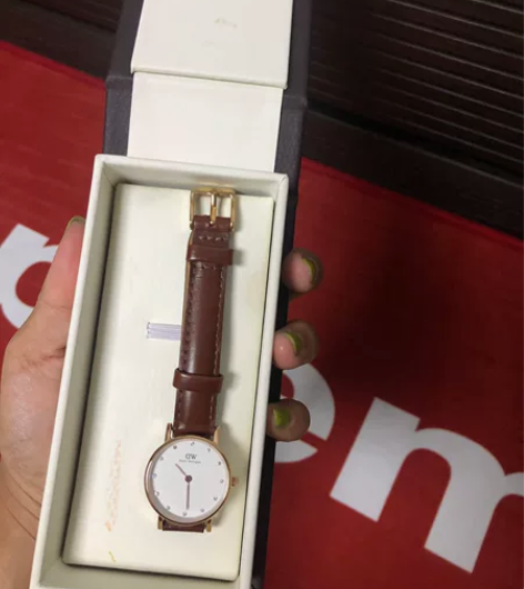 dw手表DW手表小号的皮链女士 代购买的，...