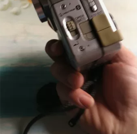 索尼 F55V 数码相机 外观成色如图所示...