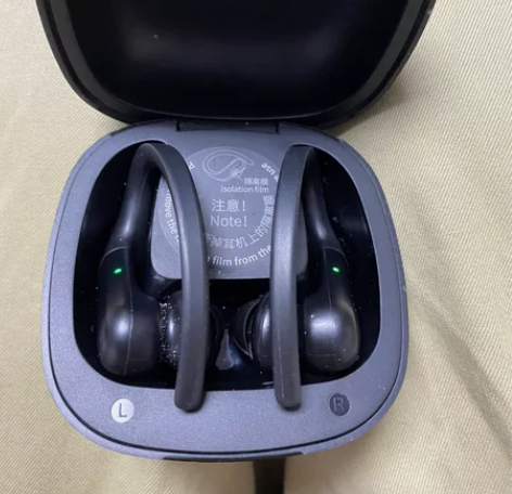 qcy t6 运动耳机 这款耳机放到耳机盒...