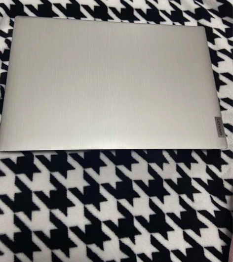 联想笔记本！9新，买来几乎没用过。平时看看...