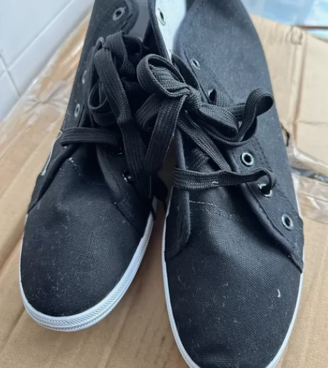 工厂帆布鞋，40码的、有500双，3双起包...