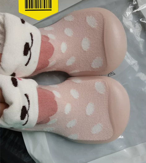 16元一双包邮全新   儿童软底鞋，室内防...