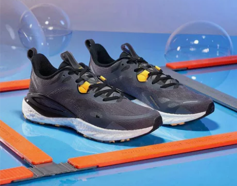 XTEP特步动力巢男跑鞋轻便透气减震回弹休...