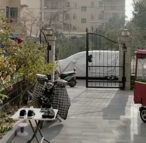 法姬娜的一楼带前后院，精装修  感兴趣的话...