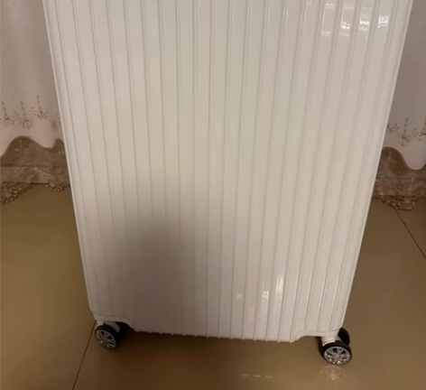 网易严选行李箱 28寸 万向轮 全新未使用...