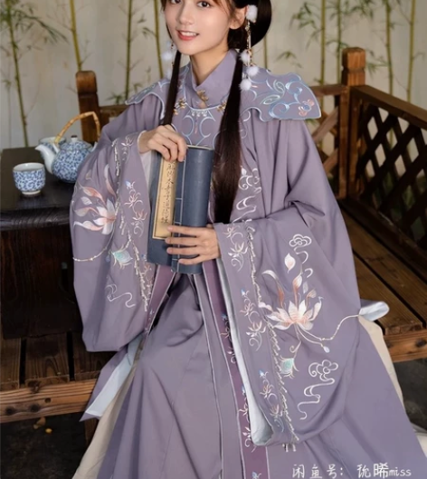 清梳西府幽兰 全新仅试穿 三件套含云肩 急出