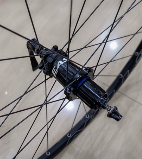 ea90xc轮组26寸快拆，邮费自理 感兴...