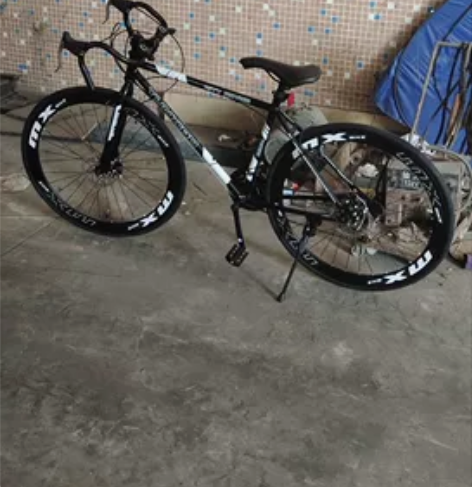 出两台全新公路自行车，包装都还在 两部一起...