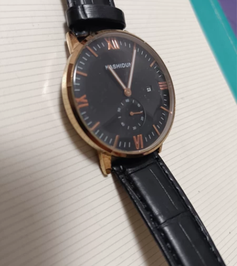 卡诗顿手表 电子表，换过电子，目前也没电了...