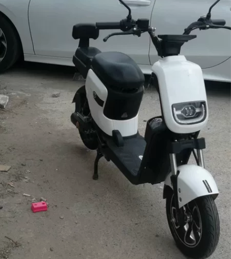 台铃电动车自行车一辆原装锂电池,目前满电4...