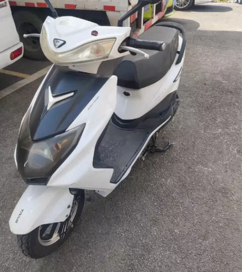 台铃鹰款电动车，72 20电池可以跑60公...