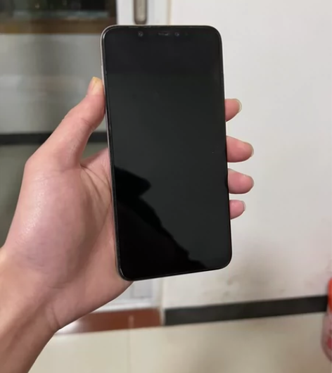 便宜出自己的小米8一台 原屏有面容 功能都...